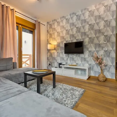 Apartment Idila Lux *