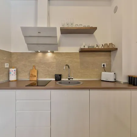 Idila Lux * زلاتيبور